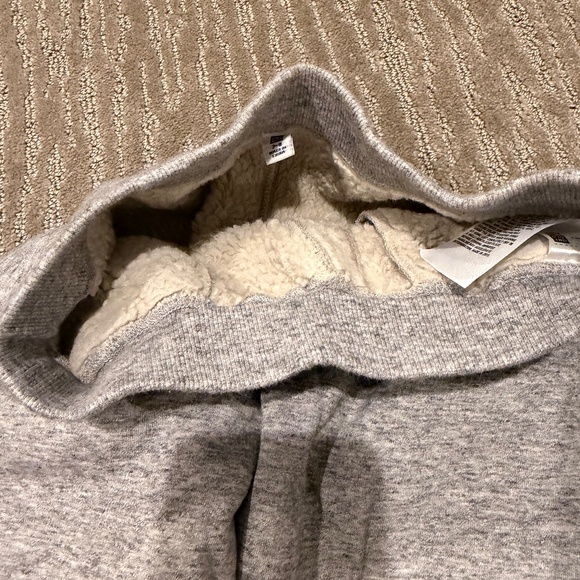 Uniqlo fleece lined jogger Kid size 7/8 - Picture 4 of 4